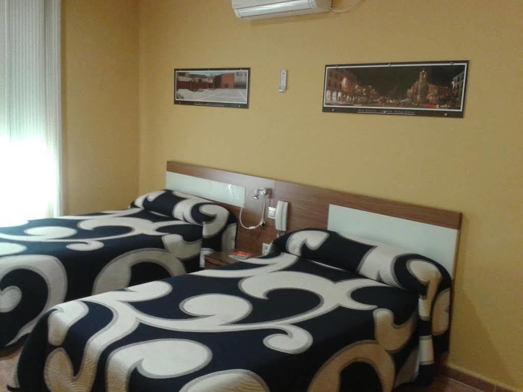 Hostal Restaurante El Paraiso Don Benito Zewnętrze zdjęcie